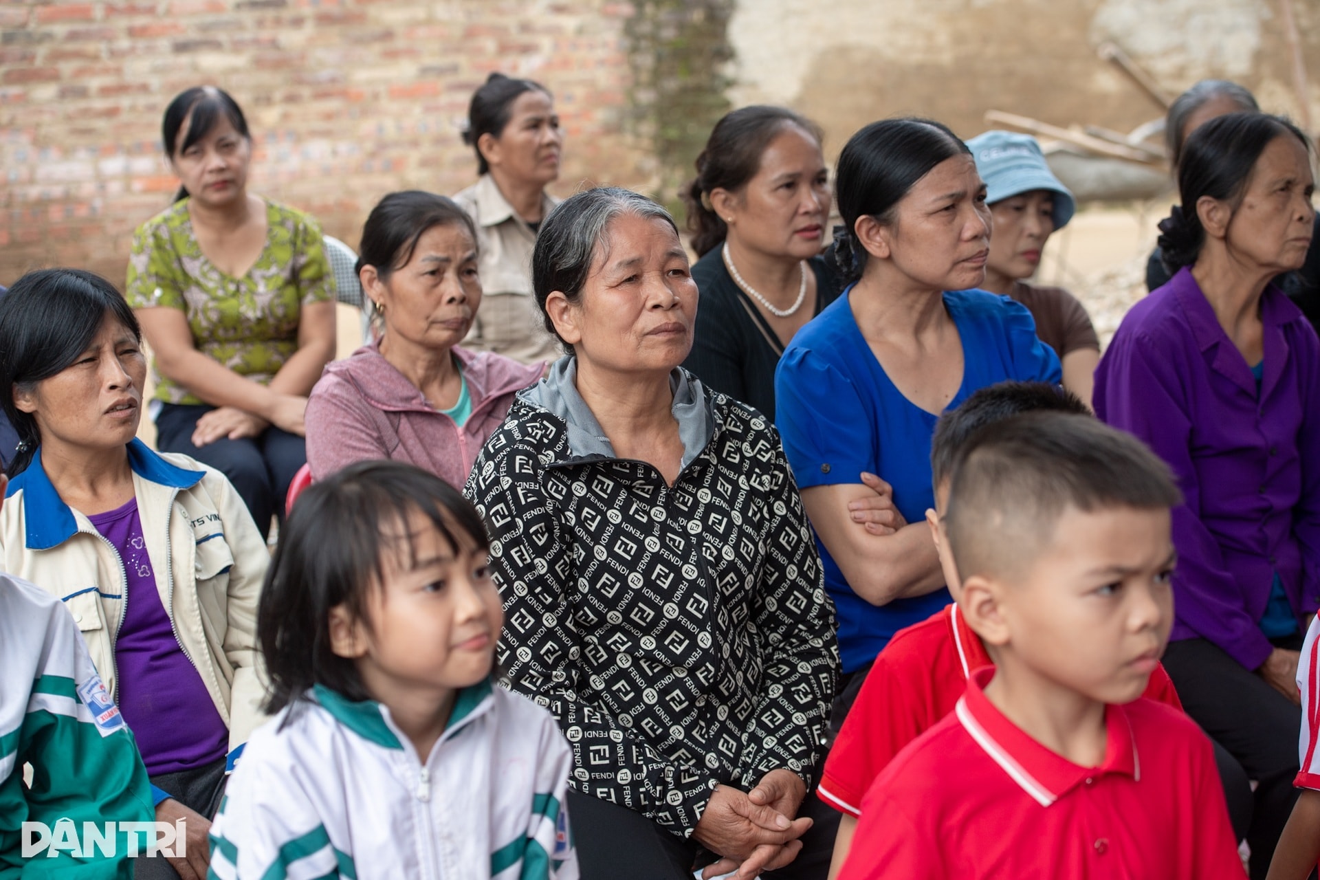 Khởi công 8 nhà Nhân ái tặng các hộ bị sập nhà do bão số 11 ở Thái Nguyên - 4