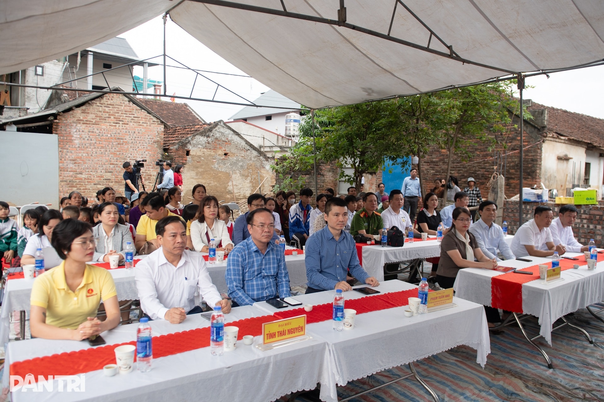 Khởi công 8 nhà Nhân ái tặng các hộ bị sập nhà do bão số 11 ở Thái Nguyên - 2