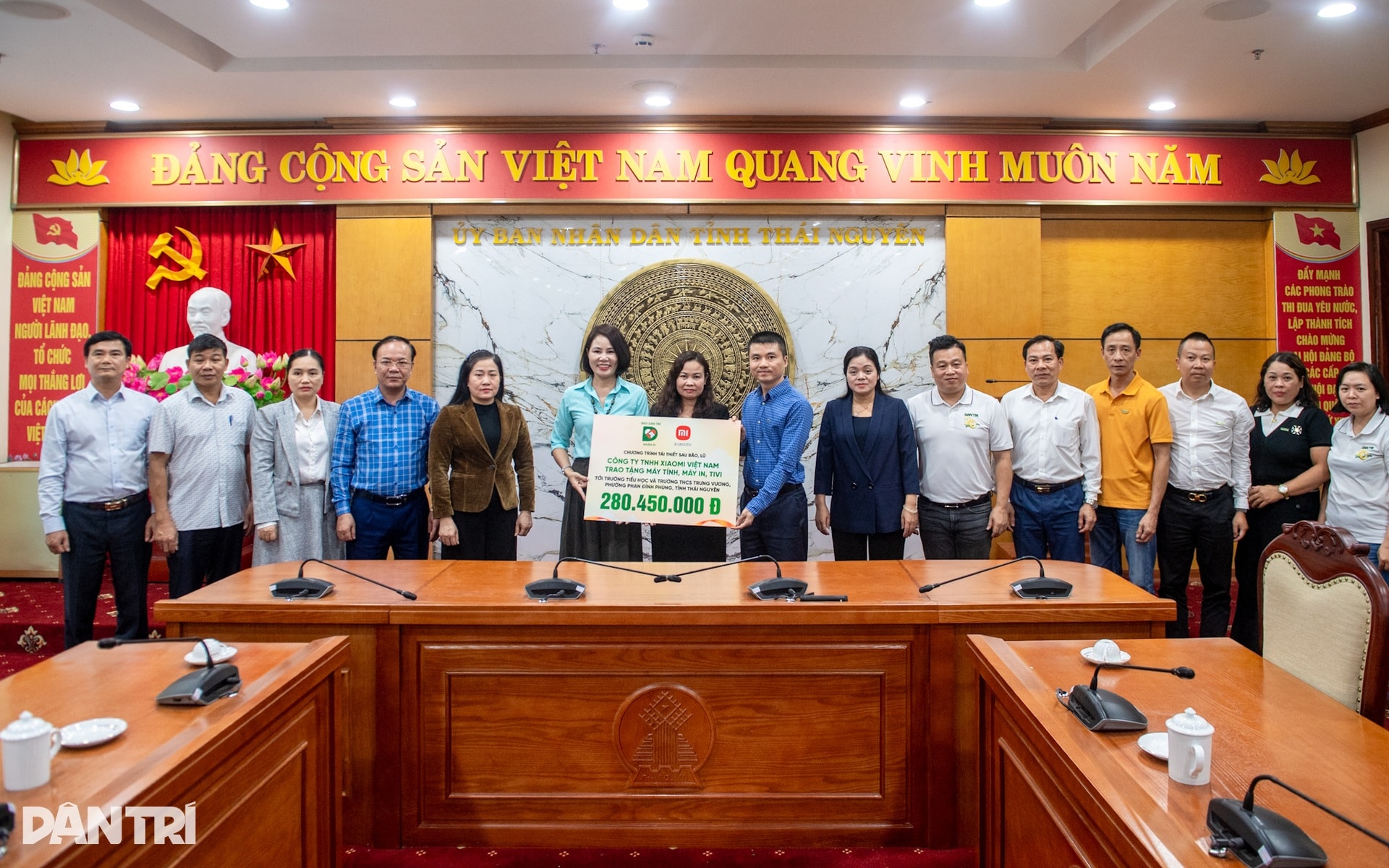 Khởi công 8 nhà Nhân ái tặng các hộ bị sập nhà do bão số 11 ở Thái Nguyên - 14