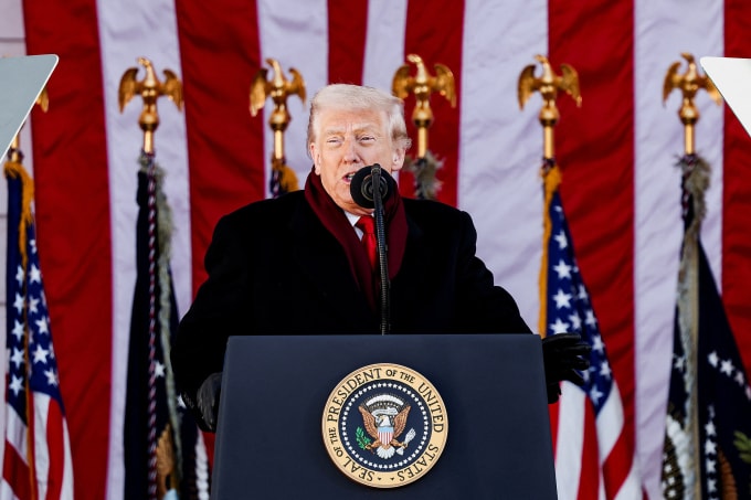 Tổng thống Mỹ Donald Trump tại lễ kỷ niệm Ngày Cựu binh ở Nghĩa trang Quốc gia Arlington, bang Virginia ngày 11/11. Ảnh: Reuters