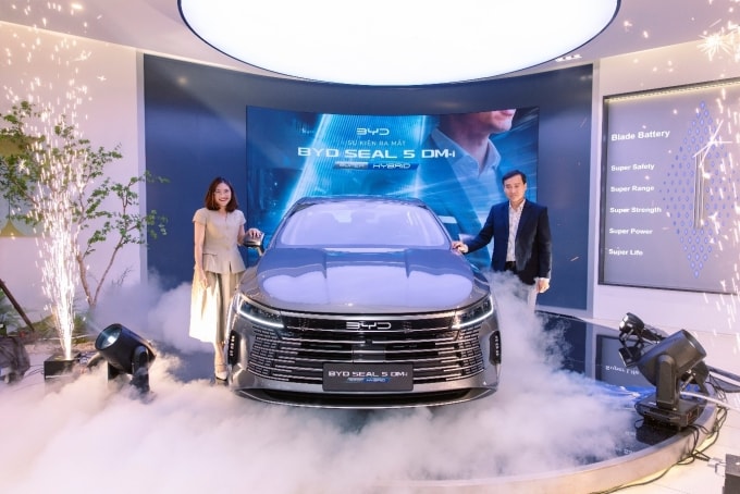 Seal 5 là mẫu sedan đầu tiên trong phân khúc trang bị công nghệ PHEV. Ảnh: BYD Võ Văn Kiệt