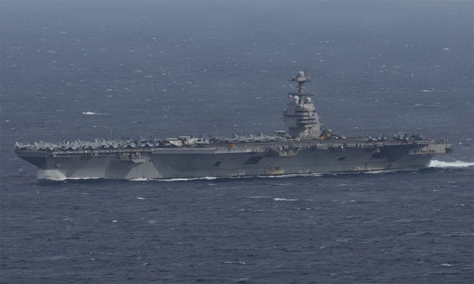 Tàu sân bay USS Gerald R. Ford đi qua eo biển Gibraltar ngày 4/11. Ảnh: US Navy
