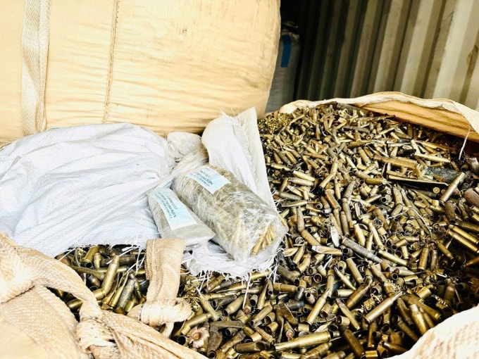 Số vỏ đạn được phát hiện tại Hải Phòng. Ảnh: Xuân Hoa