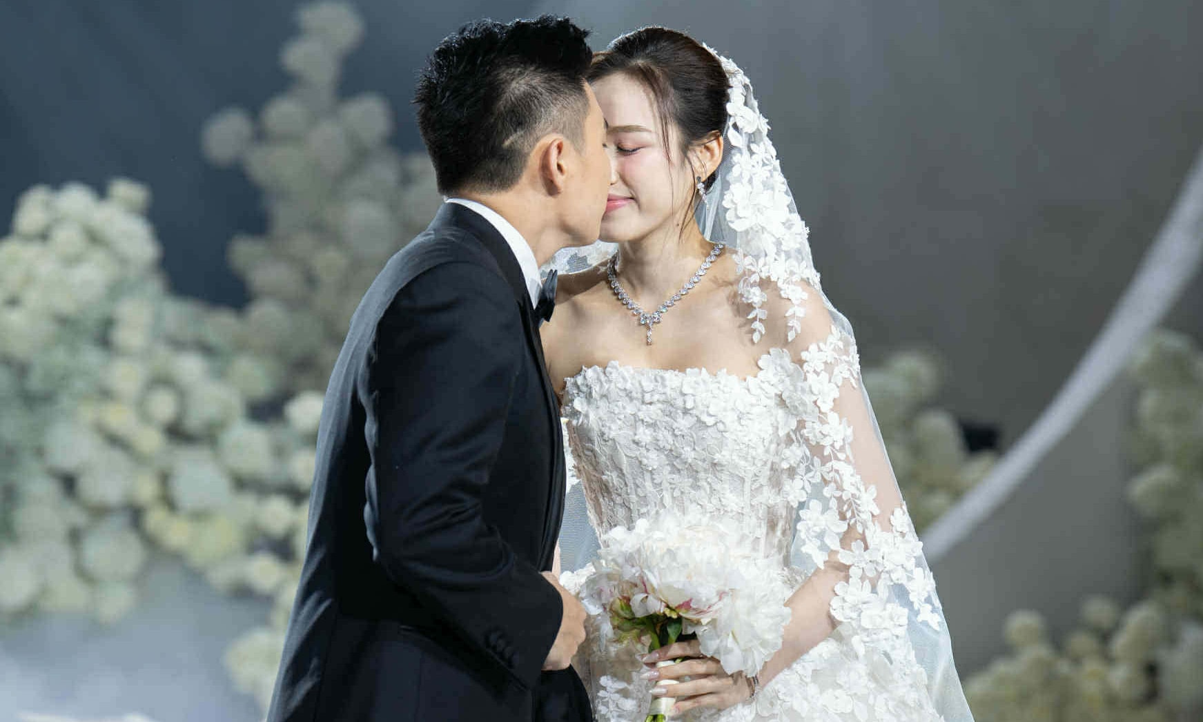 Chồng hoa hậu Đỗ Thị Hà nói về tình yêu dành cho vợ