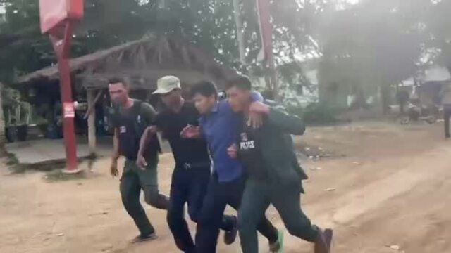 Dân thường Campuchia bị thương trong đụng độ biên giới