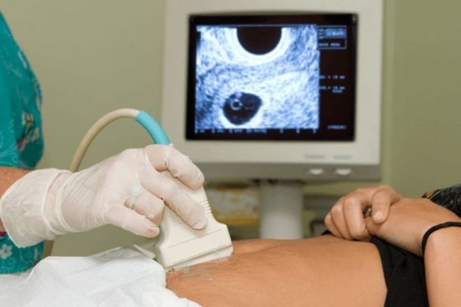 Khám sàng lọc trước sinh giúp đảm bảo sức khỏe của em bé và giúp mẹ an tâm lúc mang thai (Pinterest)