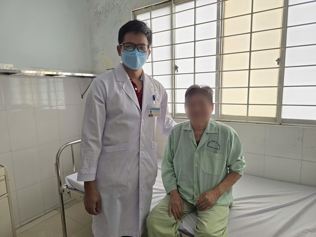 Bệnh viện Đa khoa Vĩnh Long làm chủ kỹ thuật điều trị ung thư vú chuyên sâu tại tuyến tỉnh - Ảnh 2.