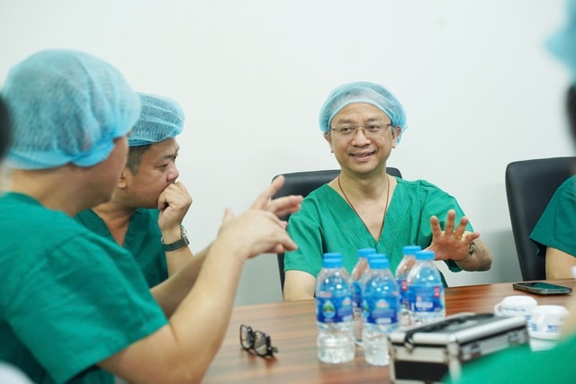 Bác sĩ kể về hành trình ghép tạng đặc biệt tại bệnh viện Chợ Rẫy - Ảnh 2.