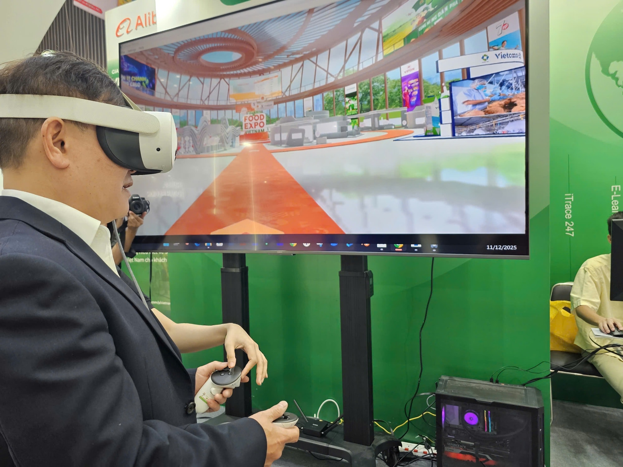 Trải nghiệm triển lãm thực phẩm Việt Nam 2025 qua không gian thực tế ảo 3D - Ảnh 4. Trải nghiệm triển lãm thực phẩm Việt Nam 2025 qua không gian thực tế ảo 3D - Ảnh 4.