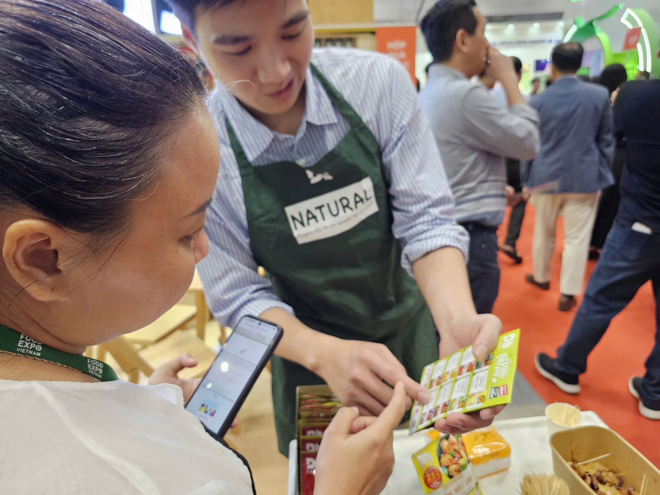 Trải nghiệm triển lãm thực phẩm Việt Nam 2025 qua không gian thực tế ảo 3D - Ảnh 5. Trải nghiệm triển lãm thực phẩm Việt Nam 2025 qua không gian thực tế ảo 3D - Ảnh 5.