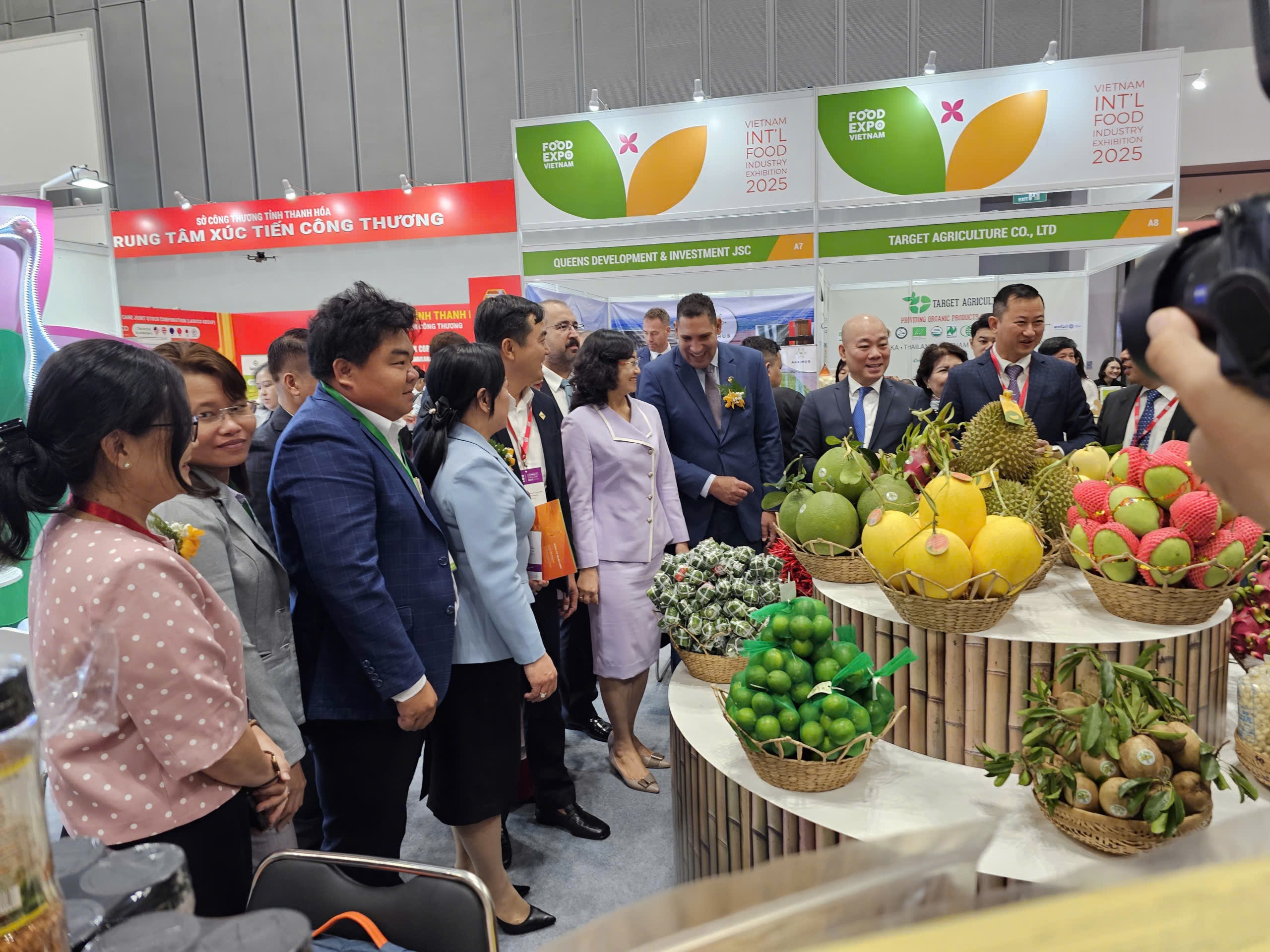 Trải nghiệm triển lãm thực phẩm Việt Nam 2025 qua không gian thực tế ảo 3D - Ảnh 2. Trải nghiệm triển lãm thực phẩm Việt Nam 2025 qua không gian thực tế ảo 3D - Ảnh 2.