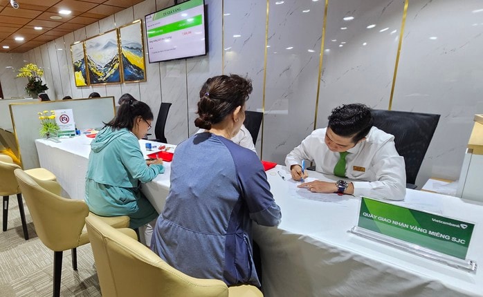 Giá vàng giảm , ngân hàng Nhà nước điều chỉnh quy định nhập khẩu vàng mới - Ảnh 2. Giá vàng giảm , ngân hàng Nhà nước điều chỉnh quy định nhập khẩu vàng mới - Ảnh 2.