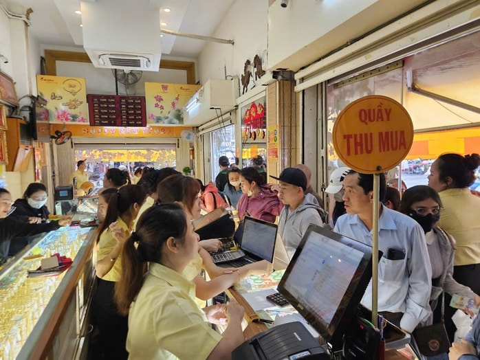 Giá vàng miếng SJC giảm mạnh , xu hướng mới Trên thị trường vàng - Ảnh 2. Giá vàng miếng SJC giảm mạnh , xu hướng mới Trên thị trường vàng - Ảnh 2.