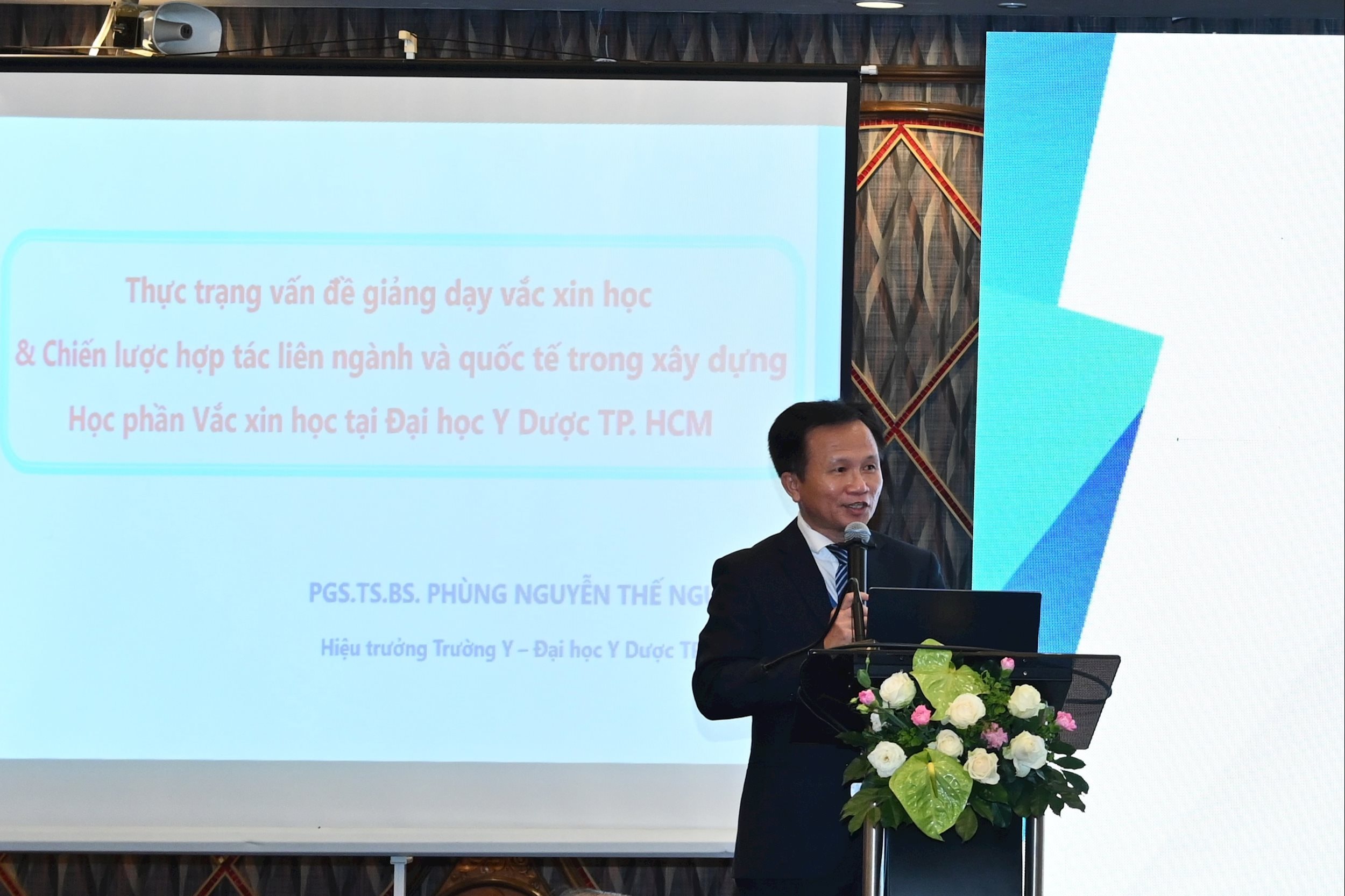 PGS. TS. BS Phùng Nguyễn Thế Nguyên, Hiệu Trưởng Trường Y, Đại Học Y Dược TP. Hồ Chí Minh chia sẻ về thực trạng giảng dạy vắc xin học