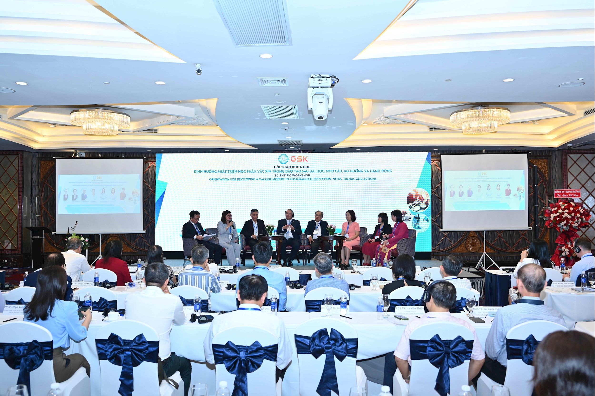 Toàn cảnh hội thảo “Định hướng phát triển học phần vắc-xin trong đào tạo sau đại học_ Nhu cầu, xu hướng và hành động”