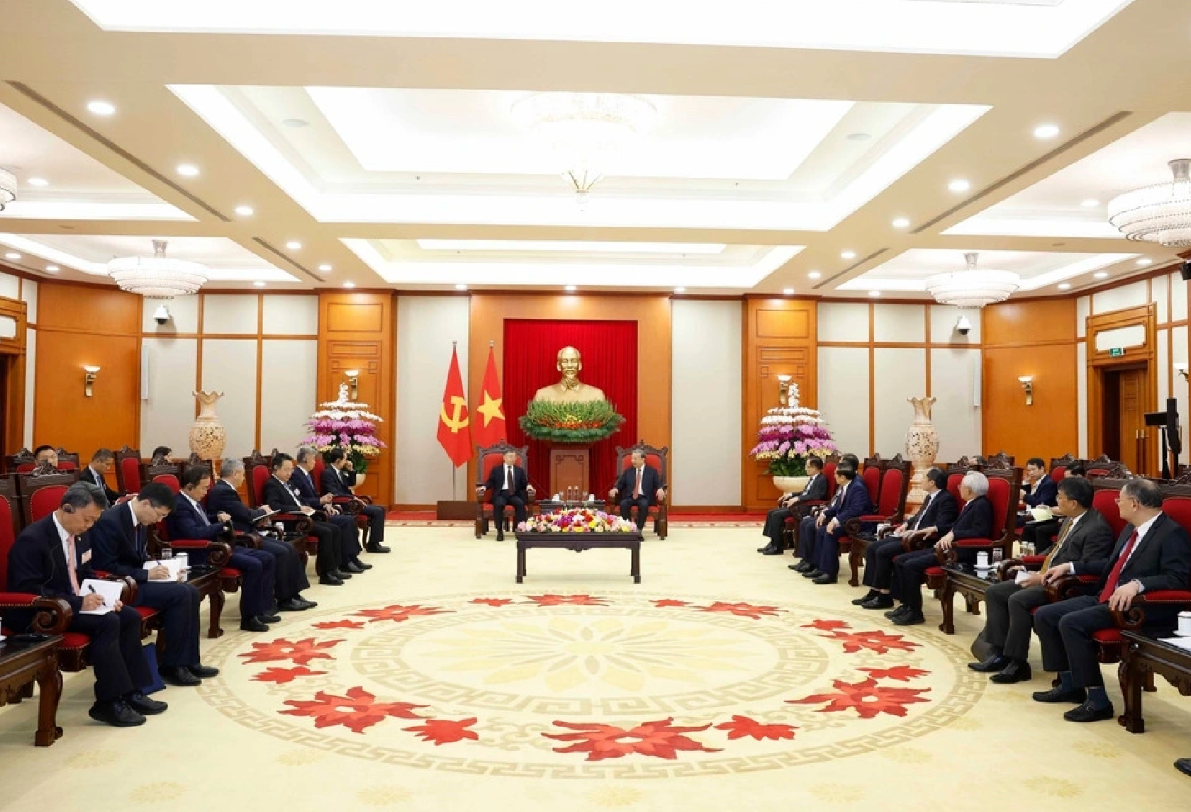 Tổng Bí thư Tô Lâm tiếp Trưởng Ban tuyên truyền trung ương Đảng Cộng sản Trung Quốc. (Ảnh: Thống Nhất/TTXVN)