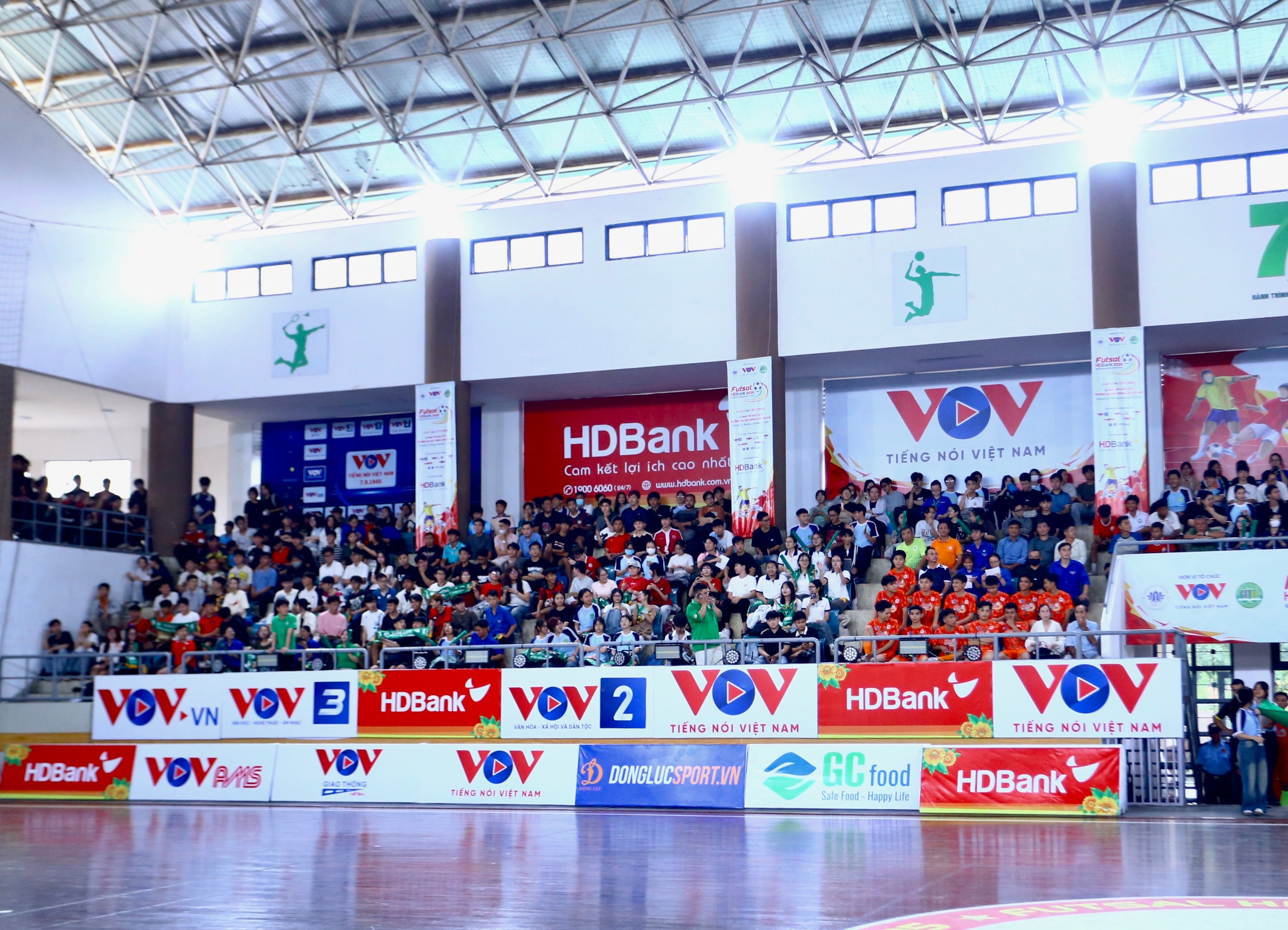 Giải đấu thu hút nhiều khán giả trẻ.