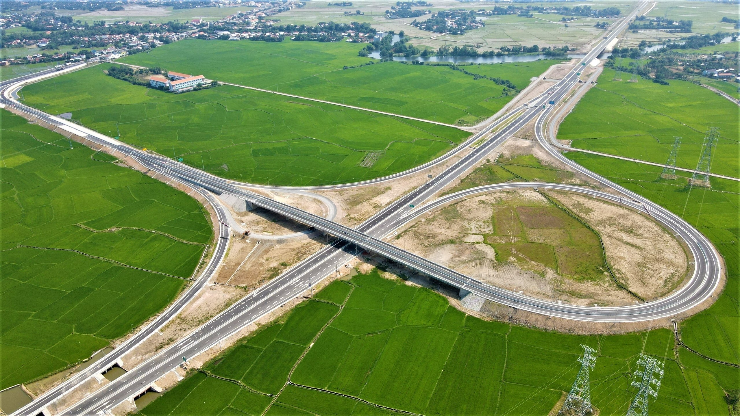 Khánh Hòa mở rộng không gian phát triển, nâng tầm chất lượng sống và thu nhập của người dân.