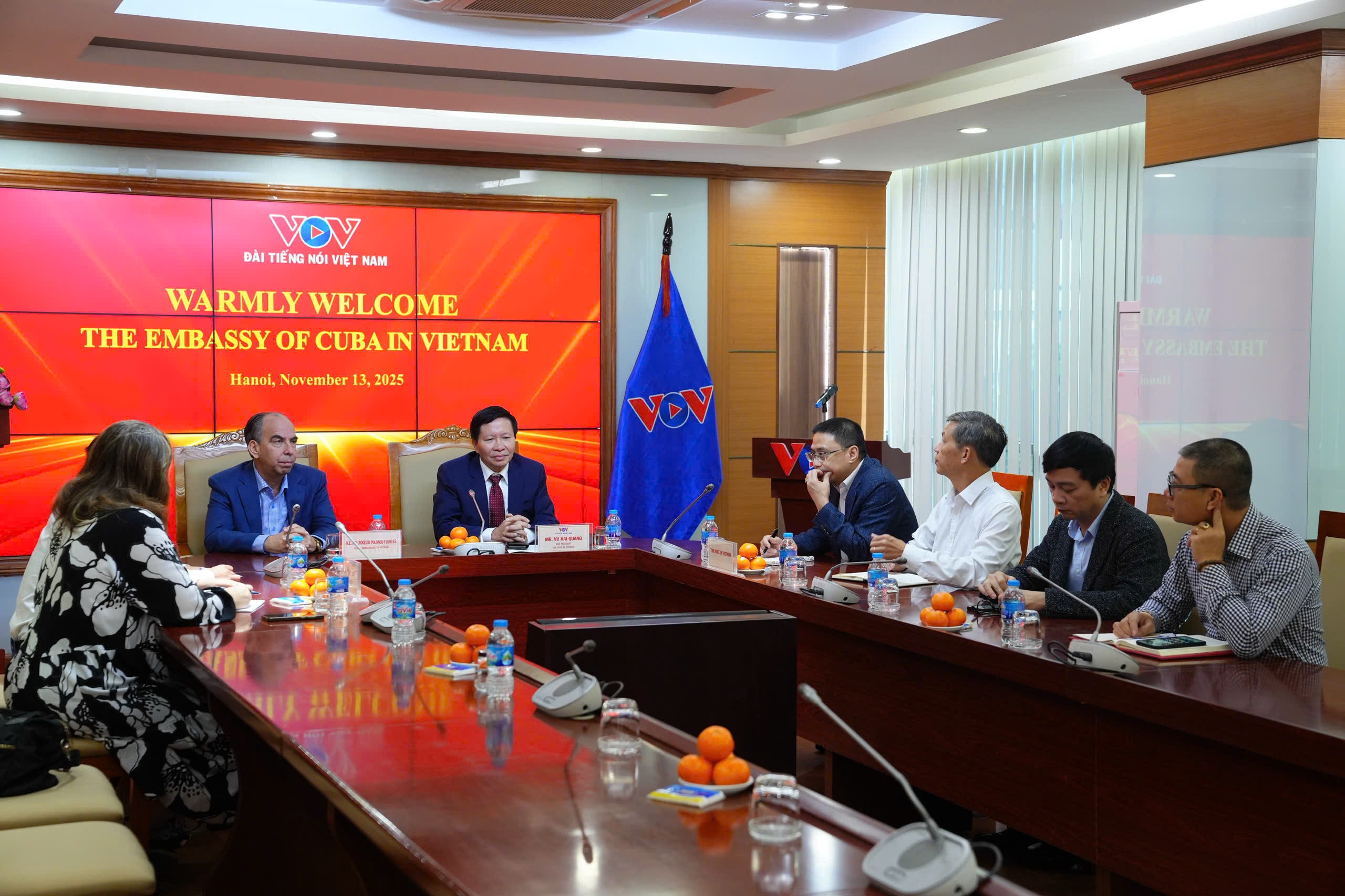 Toàn cảnh buổi làm việc. (Ảnh: Đinh Trung)