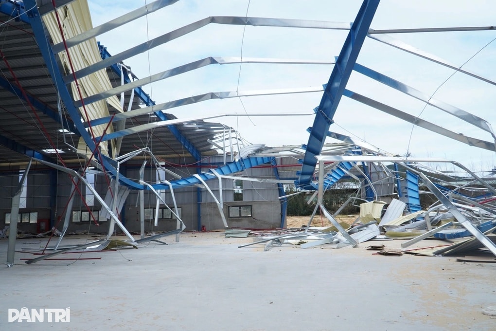 Gần 89 tỷ đồng giúp dân khắc phục sau bão, tỉnh cam kết công khai, hiệu quả - 2 Gần 89 tỷ đồng giúp dân khắc phục sau bão, tỉnh cam kết công khai, hiệu quả - 2