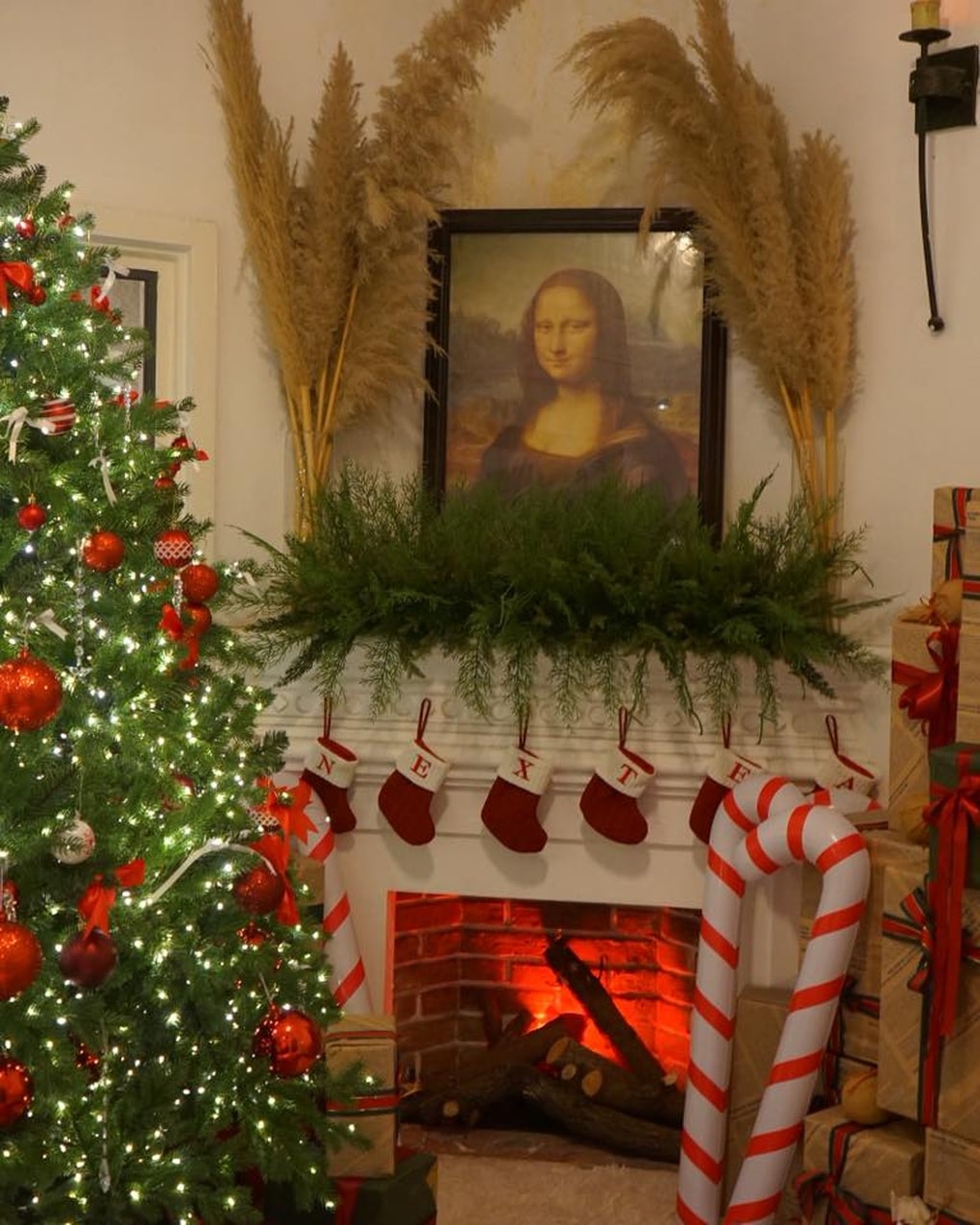 Bốn cô gái TPHCM chụp ảnh ở quán cà phê gây ồn, bị người dân tạt xô nước - 3 Bốn cô gái TPHCM chụp ảnh ở quán cà phê gây ồn, bị người dân tạt xô nước - 3