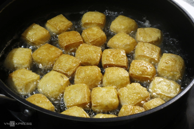 Đậu phụ phong phú về dinh dưỡng, ít calo, chế biến hợp lý rất tốt cho sức khỏe. Ảnh: Bùi Thủy