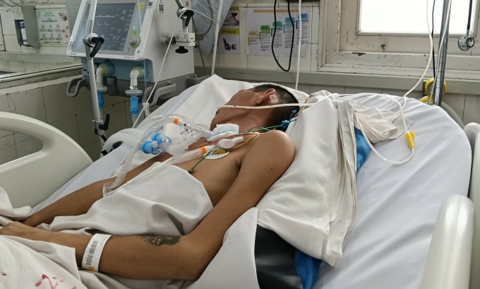 Nam bệnh nhân mắc viêm não Nhật Bản, điều trị tại Bệnh viện Bệnh nhiệt đới TP HCM. Ảnh: Khánh Hòa