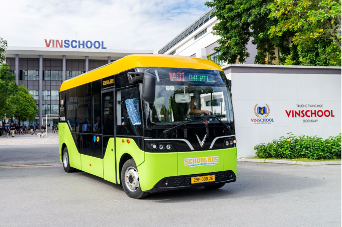 Dịch vụ School Bus vận hành bằng xe điện EB 6 phiên bản xe chuyên chở học sinh. Ảnh: VinFast