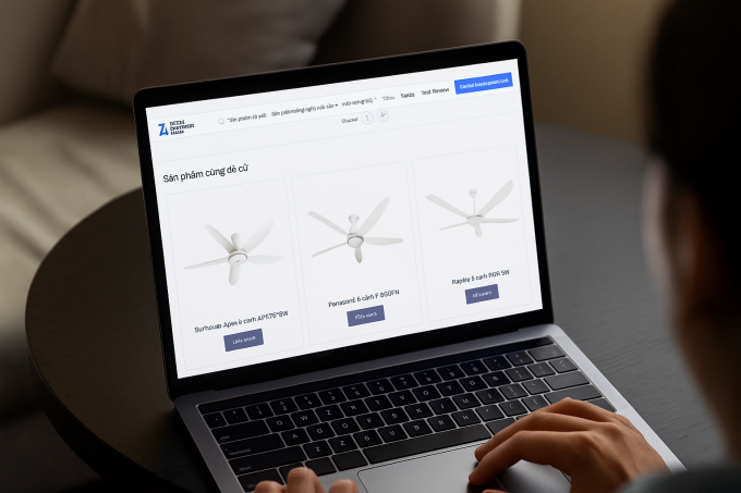 Người dùng truy cập trang bình chọn quạt trần tiết kiệm điện được yêu thích nhất. Ảnh: Thái Anh
