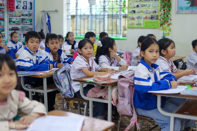 Học sinh trường Tiểu học Hưng Lợi, xã Lam Thành, tỉnh Nghệ An, trong một giờ học. Ảnh: Đức Hùng