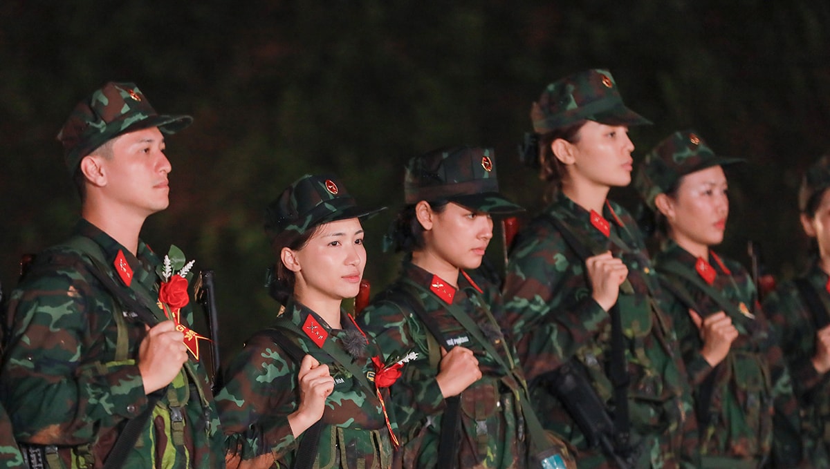 Thử thách kéo co bốn góc trong 'Sao nhập ngũ'