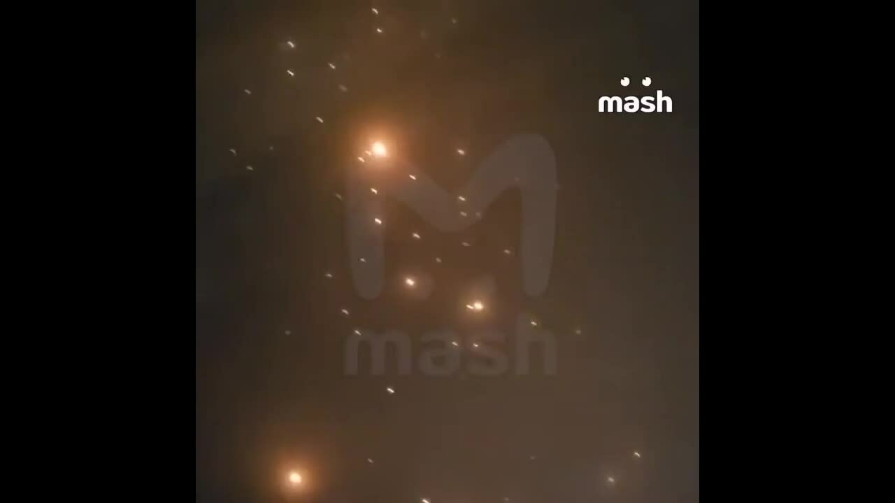 Mảnh vỡ UAV rơi như mưa sao băng xuống thành phố Nga