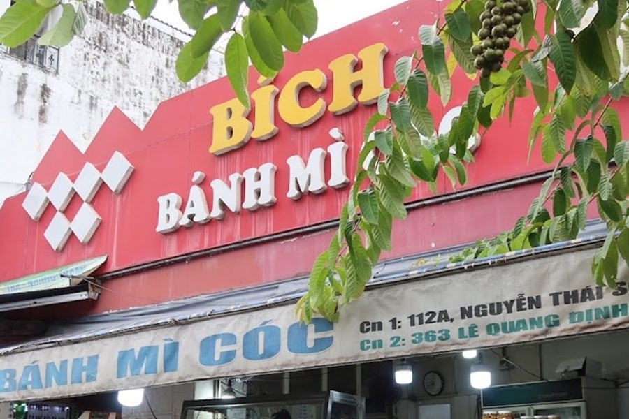 Ngộ độc thực phẩm do ăn bánh mì tại chi nhánh Bánh mì Cóc Cô Bích