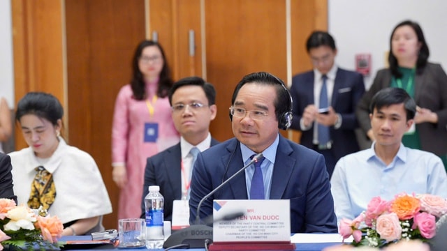 Chủ tịch Tp.HCM: Tp.HCM hướng tới trung tâm kinh tế kết nối ASEAN và châu Âu- Ảnh 2. Chủ tịch Tp.HCM: Tp.HCM hướng tới trung tâm kinh tế kết nối ASEAN và châu Âu- Ảnh 2.