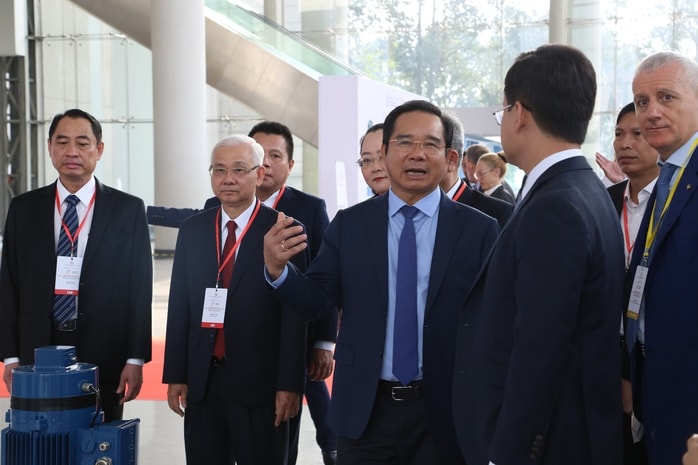 Chủ tịch UBND TP HCM Nguyễn Văn Được tiếp Đại sứ Italia thúc đẩy hợp tác kinh tế - Ảnh 6. Chủ tịch UBND TP HCM Nguyễn Văn Được tiếp Đại sứ Italia thúc đẩy hợp tác kinh tế - Ảnh 6.