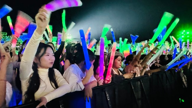 Đen Vâu, Trọng Tấn bùng nổ trong Concert 'Quảng Ninh - Đất mỏ anh hùng'- Ảnh 7. Đen Vâu, Trọng Tấn bùng nổ trong Concert 'Quảng Ninh - Đất mỏ anh hùng'- Ảnh 7.