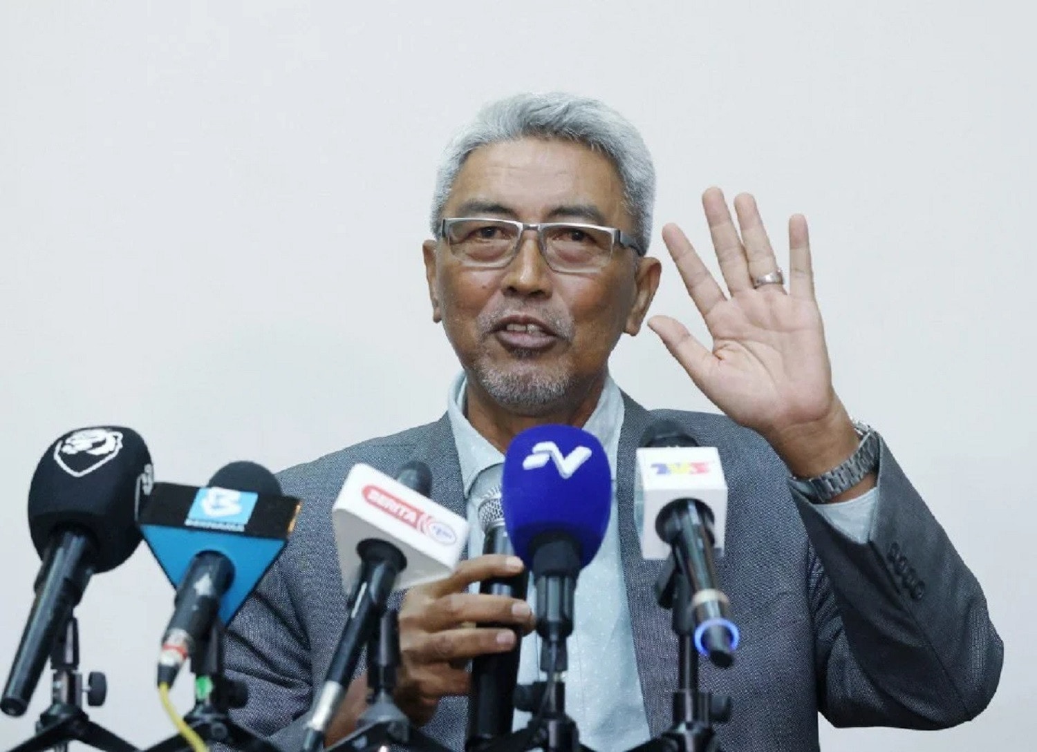 Quyền chủ tịch FAM Mahadi