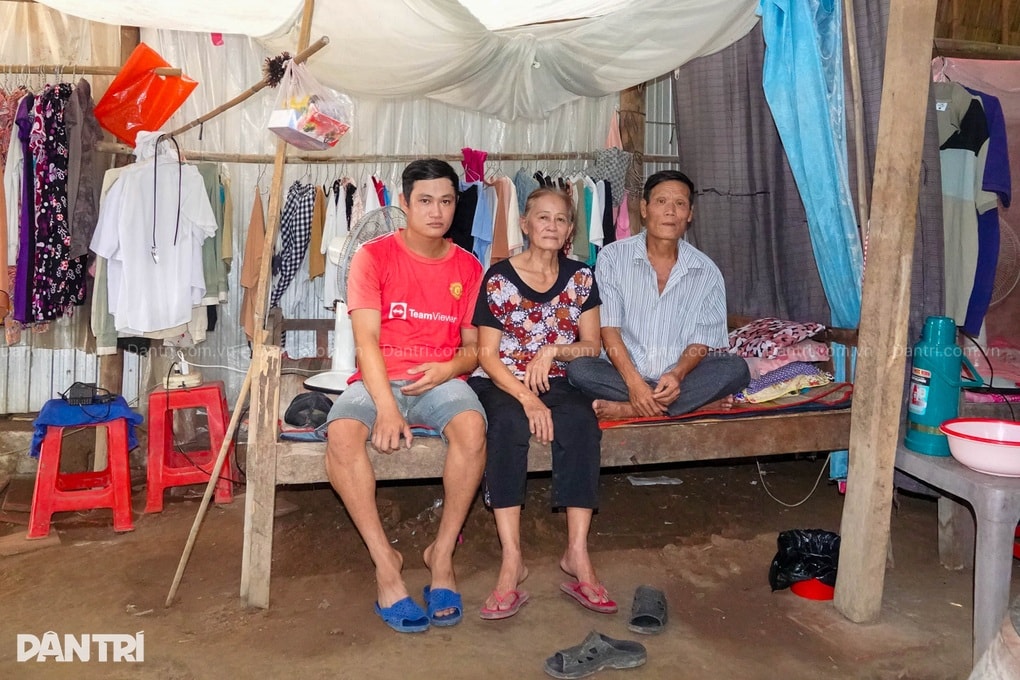 Gia đình khánh kiệt vì 7 năm chạy chữa bệnh xơ gan cho người cha - 1 Gia đình khánh kiệt vì 7 năm chạy chữa bệnh xơ gan cho người cha - 1