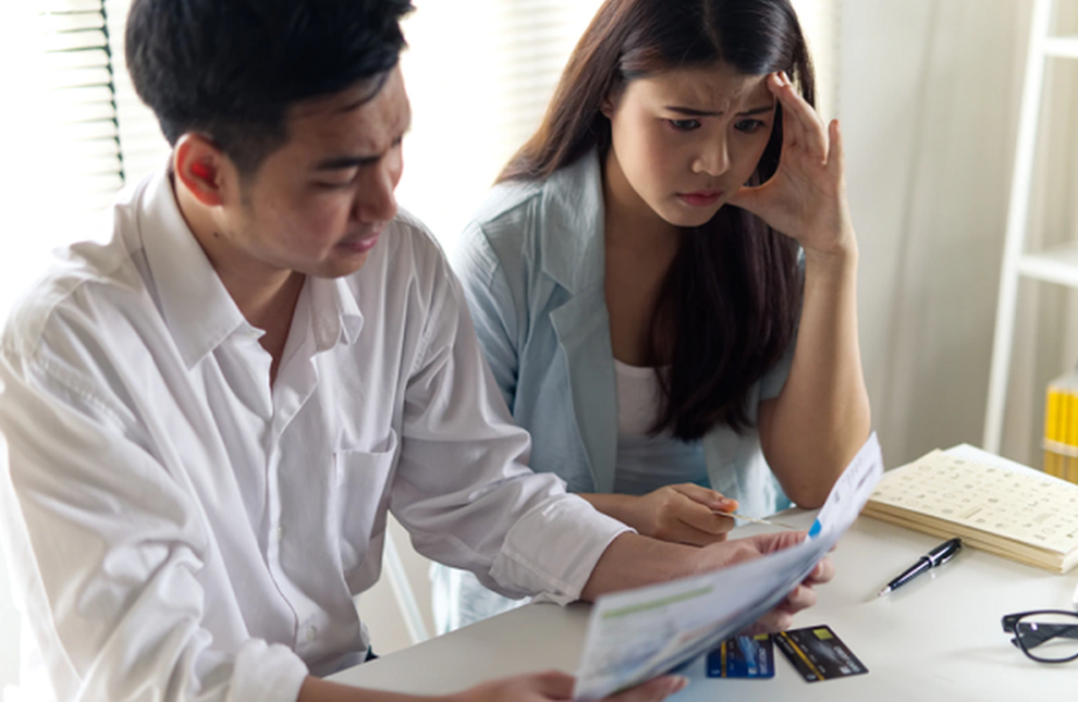 Chán ngấy chồng keo kiệt từng đồng, tôi nào ngờ lại bật khóc xin lỗi anh - 1