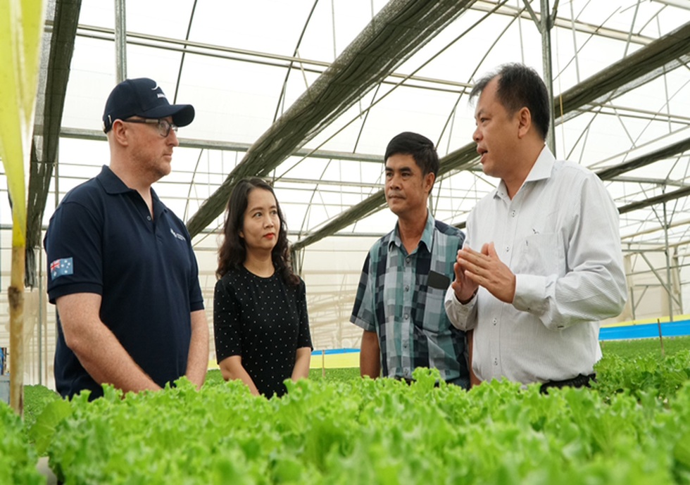 Bài toán “nút thắt cổ chai” khi nông dân chuyển đổi số - 6