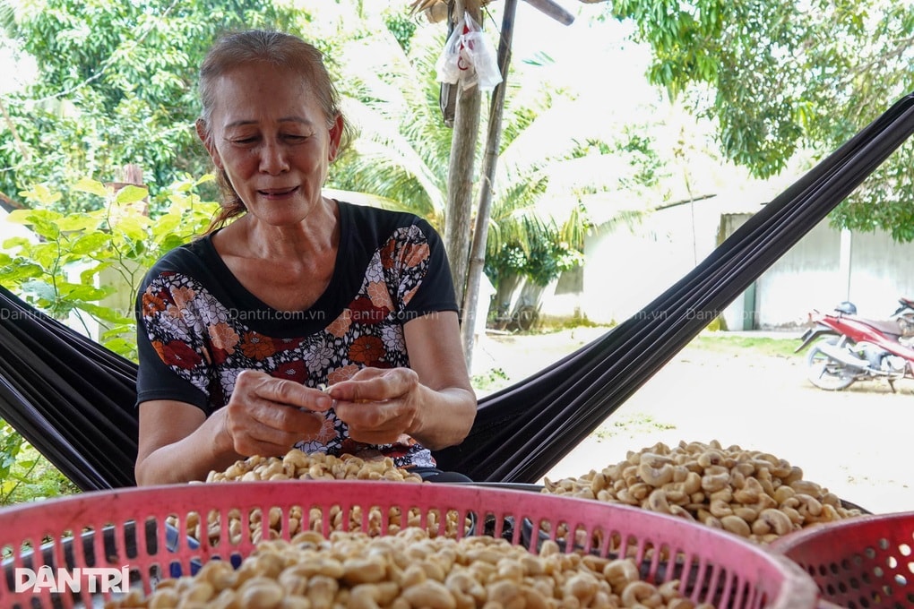 Gia đình khánh kiệt vì 7 năm chạy chữa bệnh xơ gan cho người cha - 3 Gia đình khánh kiệt vì 7 năm chạy chữa bệnh xơ gan cho người cha - 3