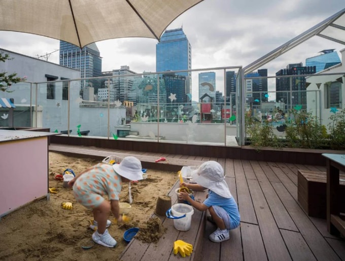 Doanh nghiệp Hàn Quốc rải tiền giục nhân viên sinh con - 1