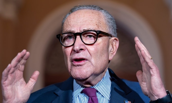 Lãnh đạo phe thiểu số đảng Dân chủ tại thượng viện Mỹ Chuck Schumer tại Washington hôm 16/10. Ảnh: AP