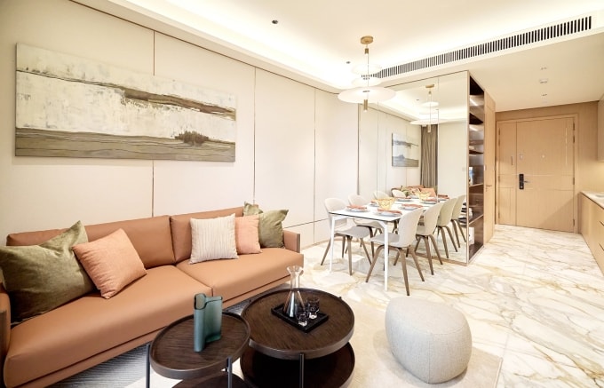 Phòng khách căn hộ mẫu 2 phòng ngủ Sun Feliza Suites. Ảnh: Ánh Dương