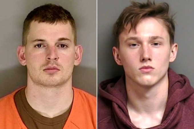 Stephen Lindsay (trái) và Kaleb Charters. Ảnh: Santa Cruz County Sheriffs Office