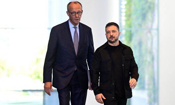 Thủ tướng Đức Friedrich Merz (trái) và Tổng thống Ukraine Volodymyr Zelensky tại Berlin hồi tháng 8. Ảnh: AFP