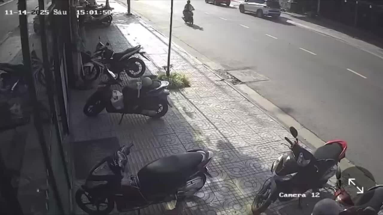 Ôtô húc xe máy và người đi bộ ở Vũng Tàu