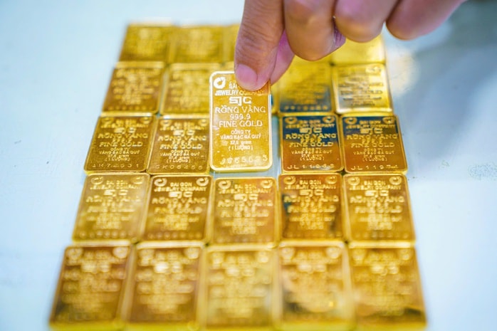 Tối 14-11, giá vàng bất ngờ rớt thẳng đứng - Ảnh 1.