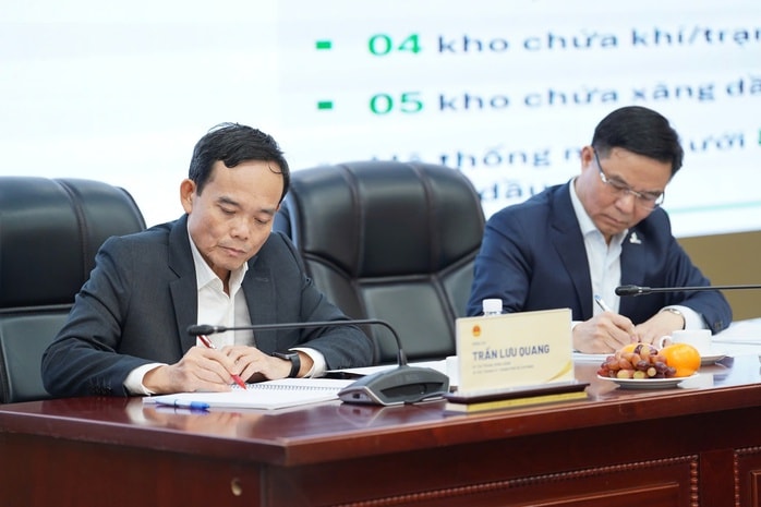 Lãnh đạo TP HCM làm việc với Tập đoàn Petrovietnam về hợp tác chiến lượ - Ảnh 3.