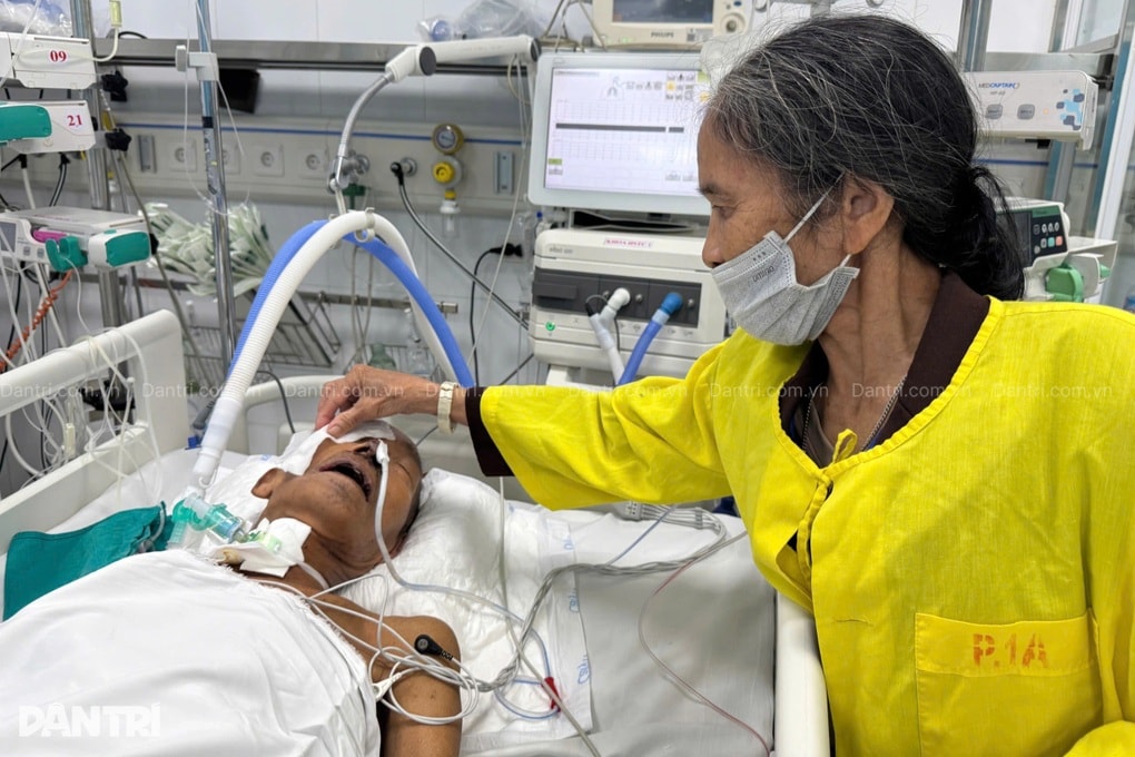 Vợ ung thư gục ngã khi chồng nguy kịch trong phòng hồi sức - 5 Vợ ung thư gục ngã khi chồng nguy kịch trong phòng hồi sức - 5